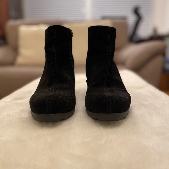 La Canadienne Black Suede Booties (Size 8M) - Picture 5 of 8
